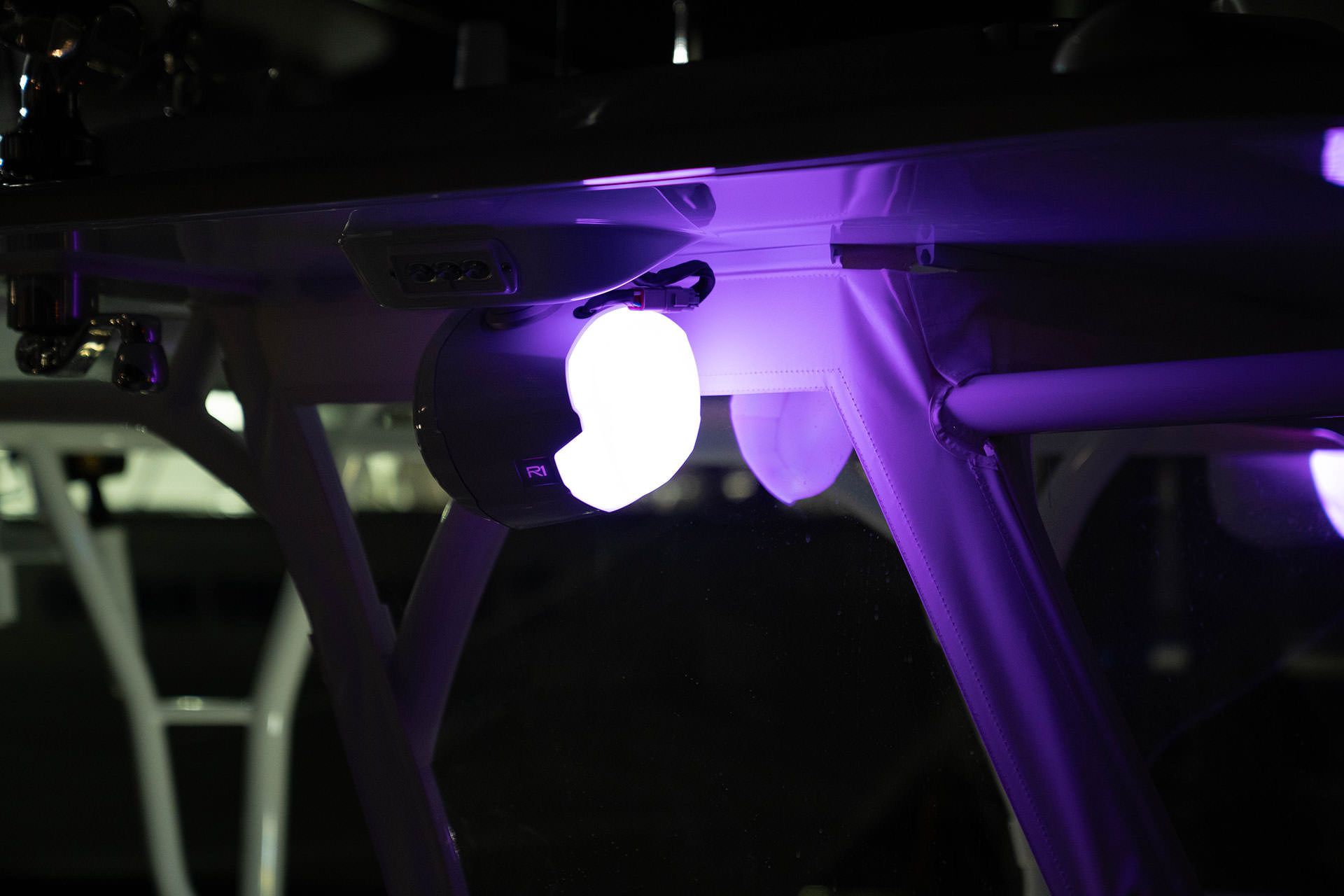 R1 Firefly Tower Speaker